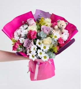 Pembe Bukette Karışık Çiçekler