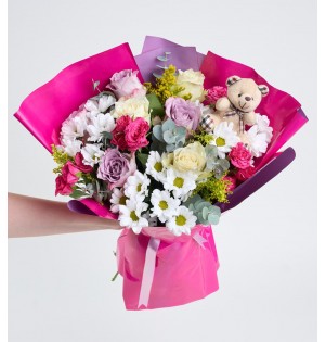 Pembe Bukette Karışık Çiçekler
